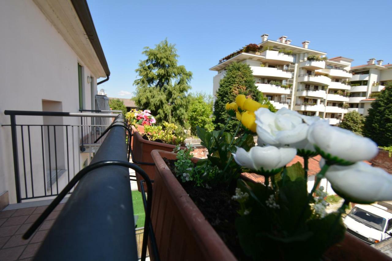 Casa Vacanze Chez La Reine - Holiday Home Vicenza Exterior photo
